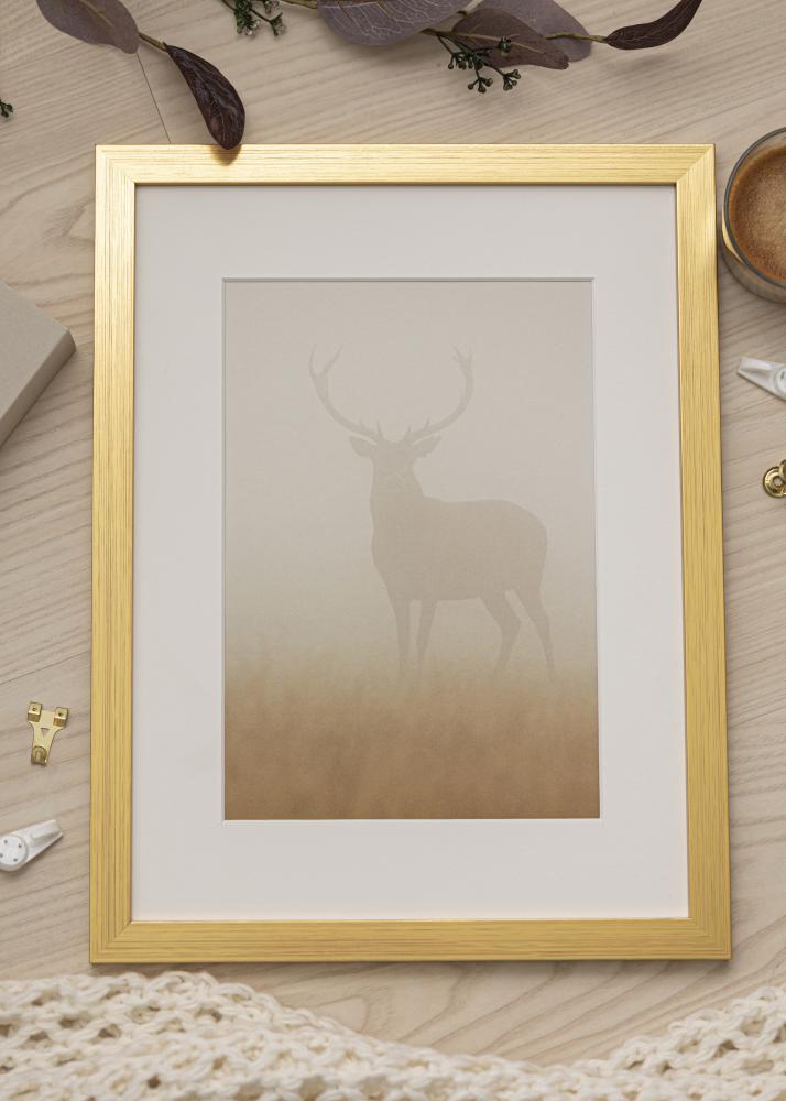 Ram med passepartou Frame Gold Wood 30x40 cm - Picture Mount White 18x27 cm