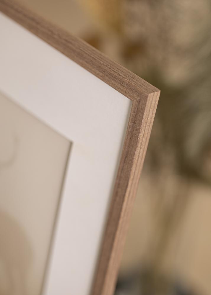 Ram med passepartou Frame Edsbyn Light Walnut 30x40 cm - Picture Mount White 21x29.7 cm (A4)