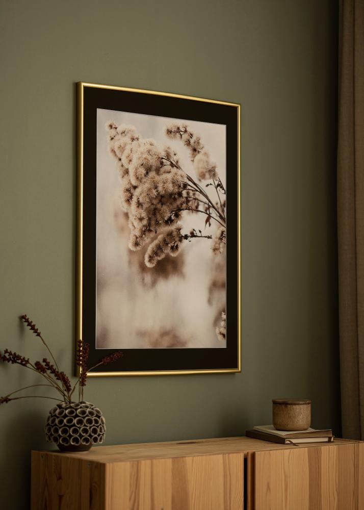 Ram med passepartou Frame Victoria Gold 70x100 cm - Picture Mount Black 62x93 cm