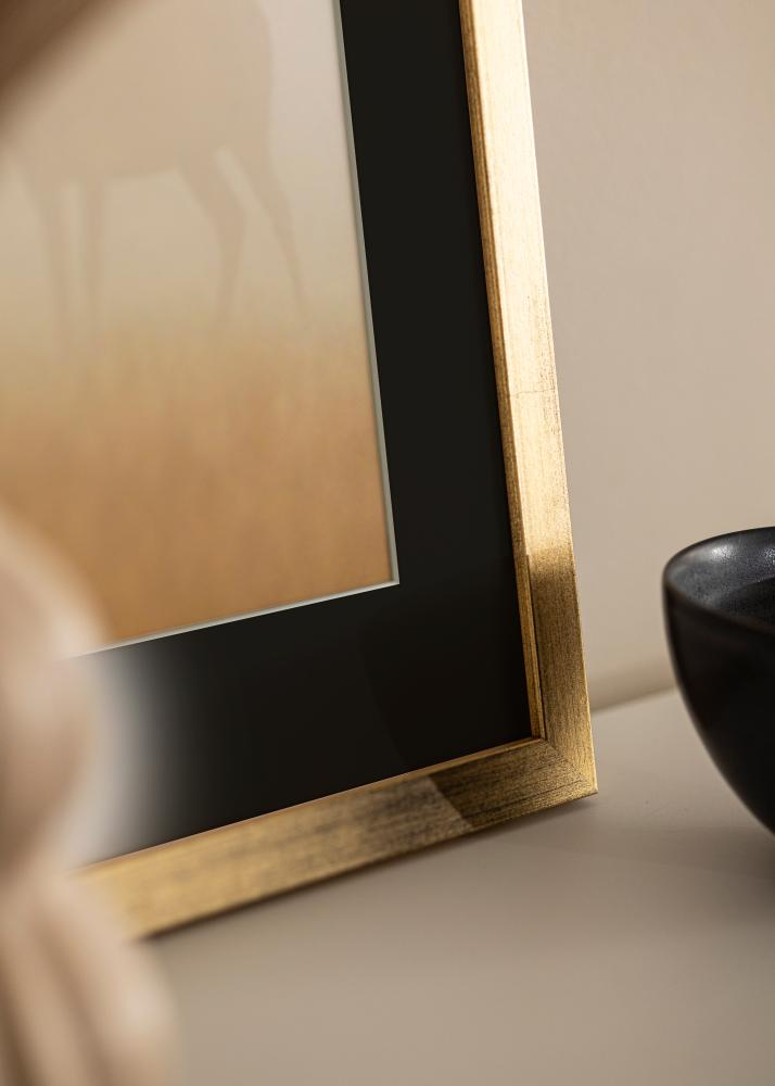 Ram med passepartou Frame Stilren Gold 70x100 cm - Picture Mount Black 24x36 inches