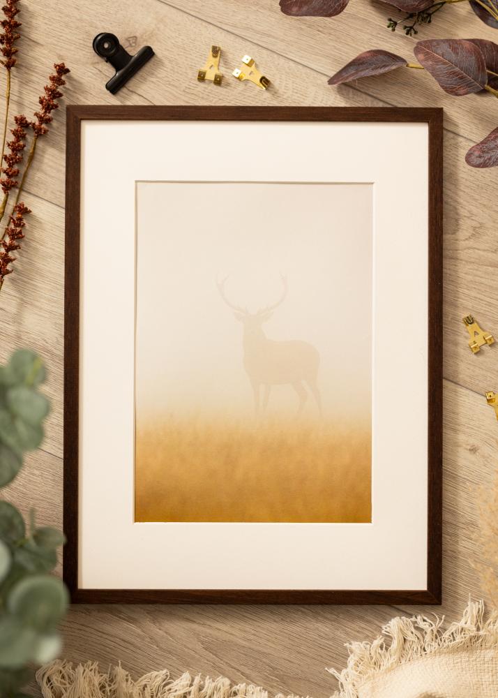 Ram med passepartou Frame Edsbyn Walnut 40x70 cm - Picture Mount White 28x58 cm