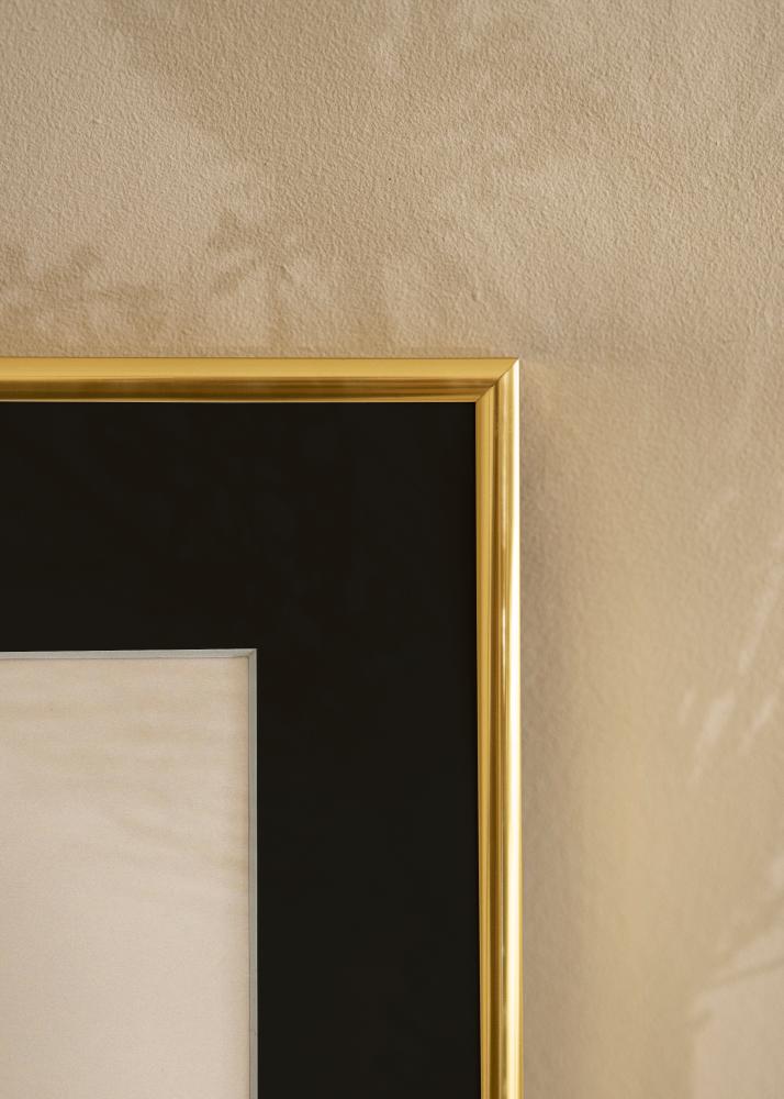 Ram med passepartou Frame Visby Shiny Gold 30x40 cm - Picture Mount Black 20x28 cm